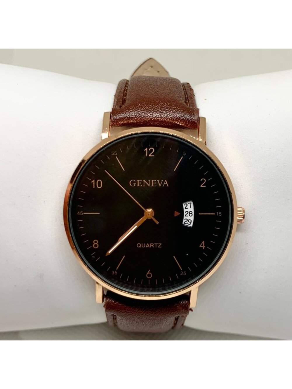 Geneva men’s quartz analog watch date gold tone black dial 39mm brown running